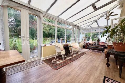 IMG_7929-17579431...