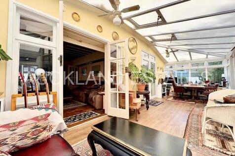 IMG_7942-17579431...