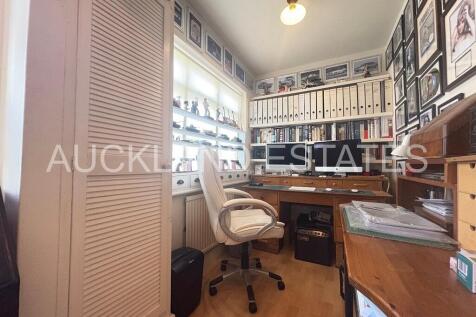 IMG_7800-17579431...