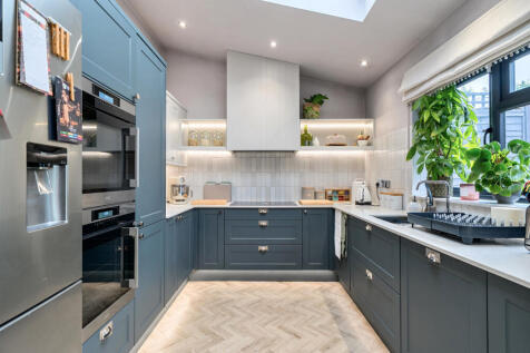 1298010-17-683830...