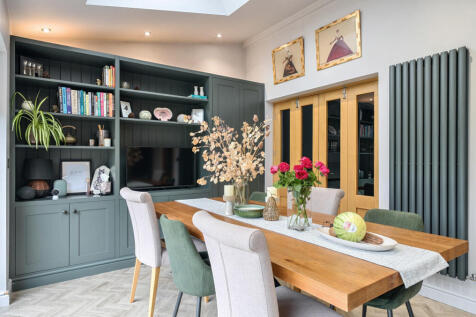 1298010-19-683831...