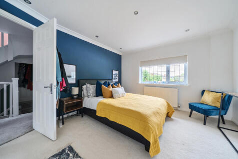 1298010-23-683831...