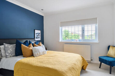 1298010-26-683832...