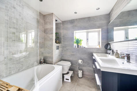 1298010-27-683832...