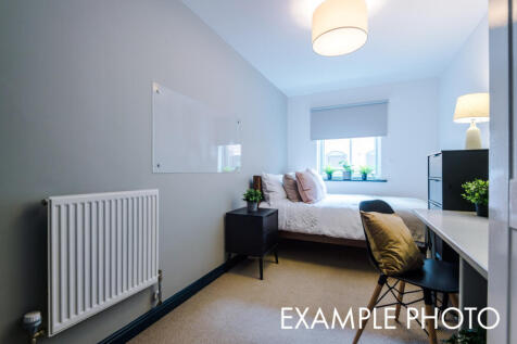 Flat 11, Shoe &amp; Boot, Example 6