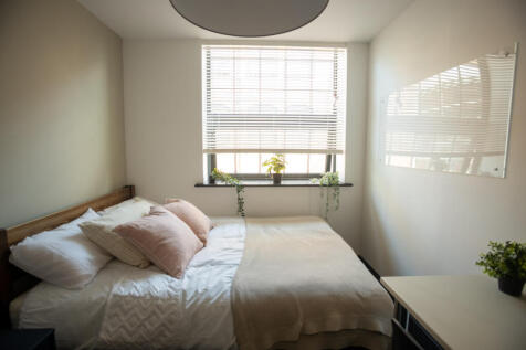 Flat W, Hosiery, Bedroom 1