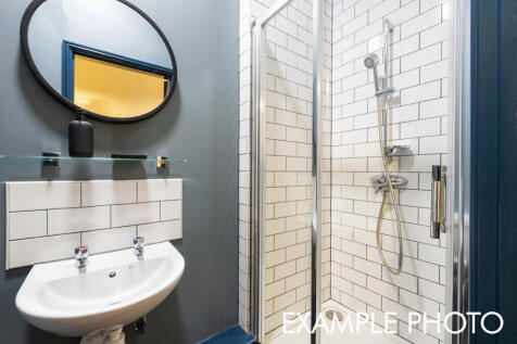 Flat 9, Shoe &amp; Boot, Example Bathroom