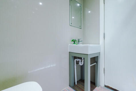 9 Queen Anne Street Bathroom 2