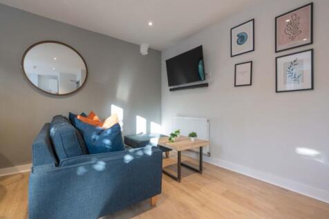 Flat E Portland Road