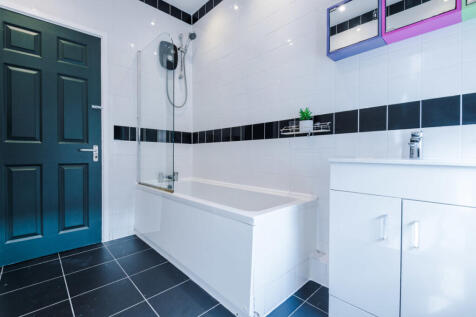 27 Norwood Terrace, Bathroom 2