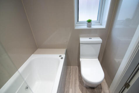18 Cauldon Road bathroom 2