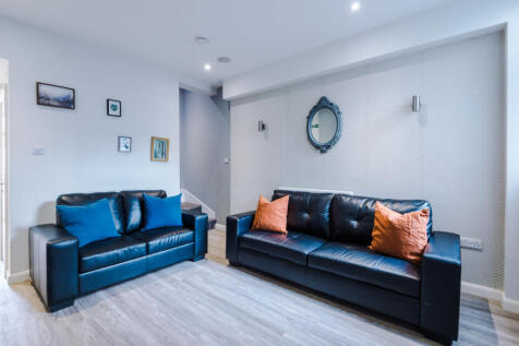 32 Cauldon Road Living room 2