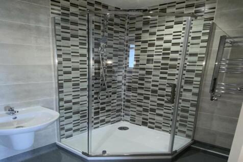 en-suite bed 2