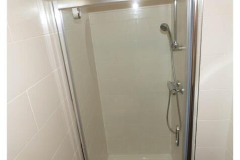 Room 1 shower