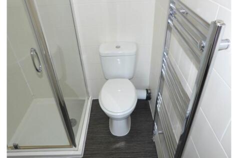 room 2 en-suite