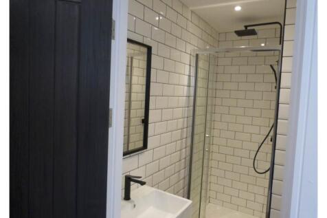 Bedroom 1 en-suite
