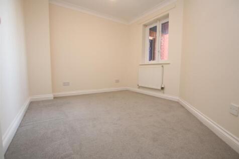 Bedroom 2.JPG