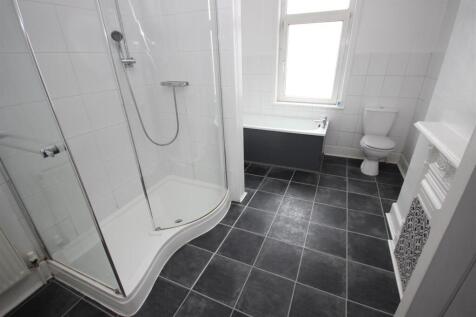 Bathroom.JPG
