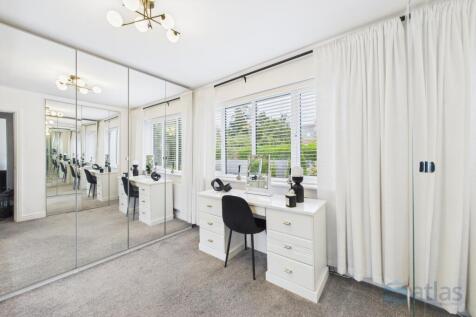 Dressing Room/Bedroom