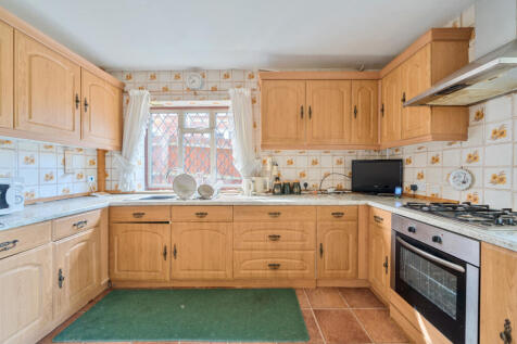 1334448-15-689b18...