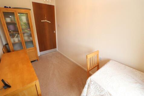 Bedroom 2 / Dining Room