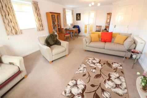 Lounge / Dining Room