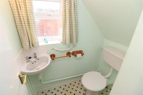 Ground Floor Cloakroom / WC