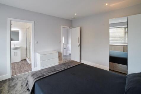 ensuite.jpg