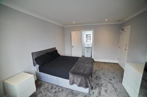 bedroom1.jpg