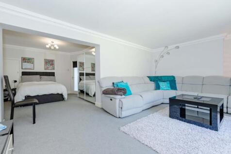 19 Abbots Way_13.JPG