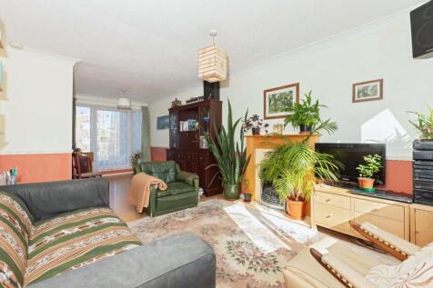 Labernum Close_10.jpg