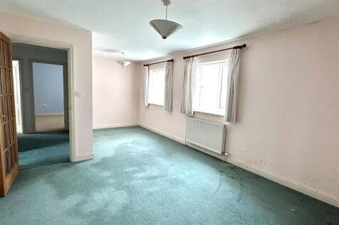 Spacious Dining Room