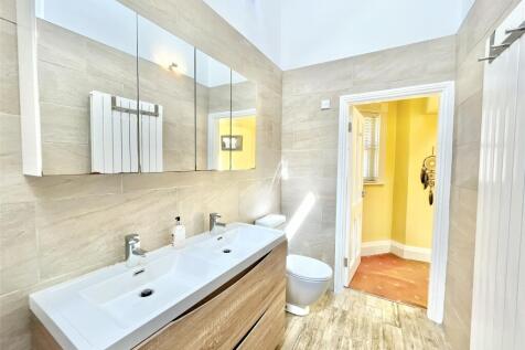 Master En-Suite