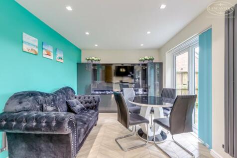 Open plan kitchen 