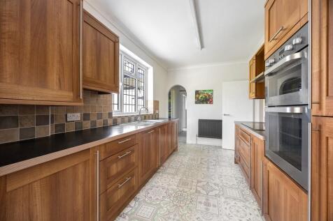 Grange Park Kitch...