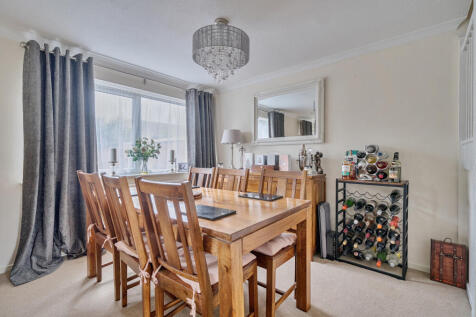 1393859-9-6946ac5...