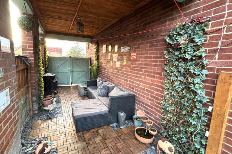 Covered Carport/S...