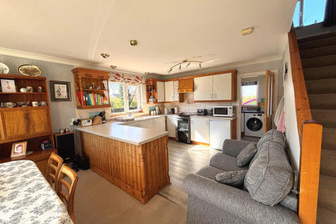 Kitchen/Dayroom