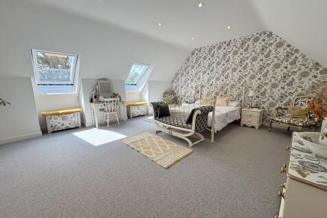 Master Bedroom Su...