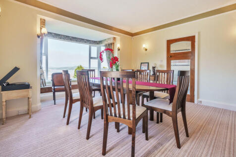 The Chalet - Dini...