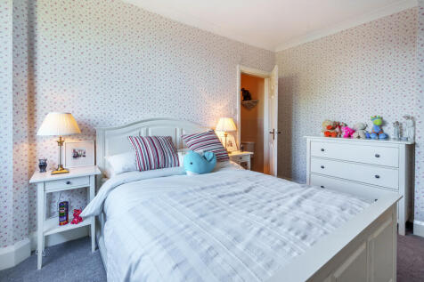 The Chalet - Bedr...