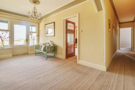 The Chalet - Entr...