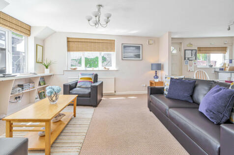 Studio Flat - Liv...