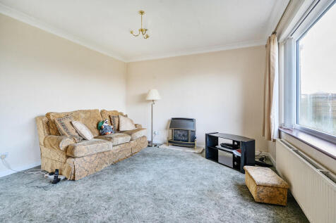 Lounge/Dining Roo...