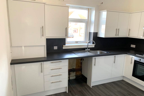 FITTED KITCHEN