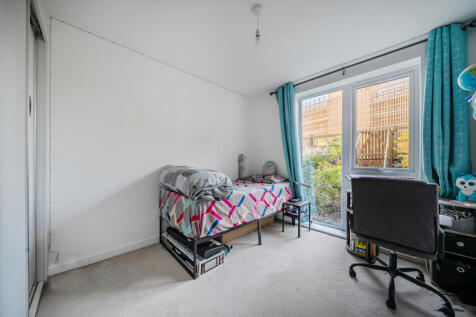 1376370-10-690a11...