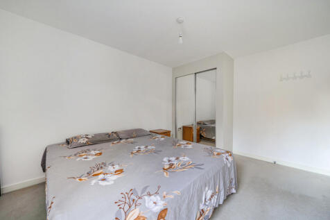 1376370-3-690a116...