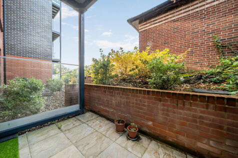 1376370-16-690a11...