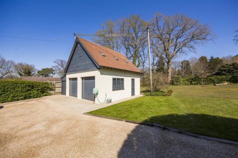 Double Garage with Potential