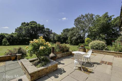 47 Terrace and garden.jpg